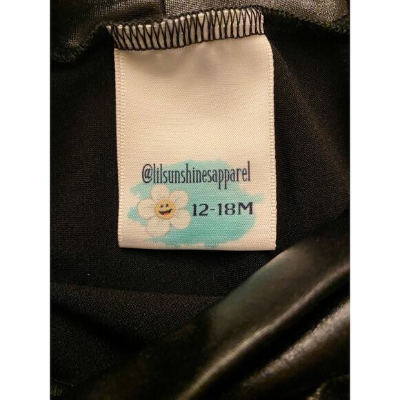 NWT 3 Piece Bundle, Sweater, Skirt and Matching Bow Size 12 - 18 Months - Picture 5 of 5